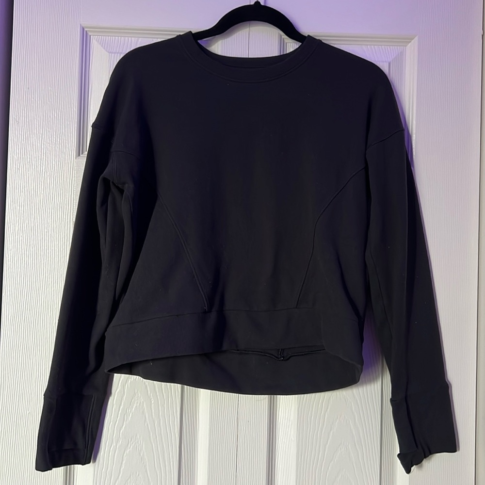 Black Under Armor sweatshirt with thumb holes